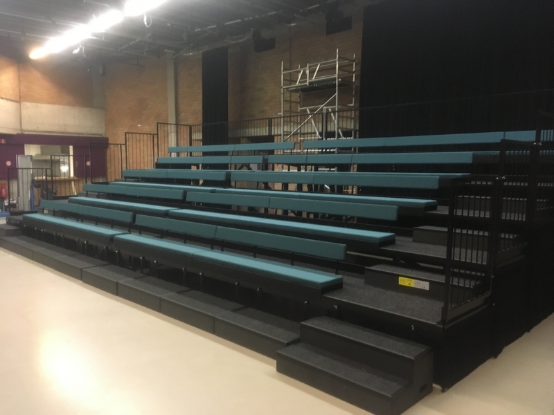 Mobiele telescopische tribune | VGC De Linde Haren (Brussel) | COS Tribune  Mobiele telescopische tribune | VGC De Linde Haren (Brussel) | COS Tribune