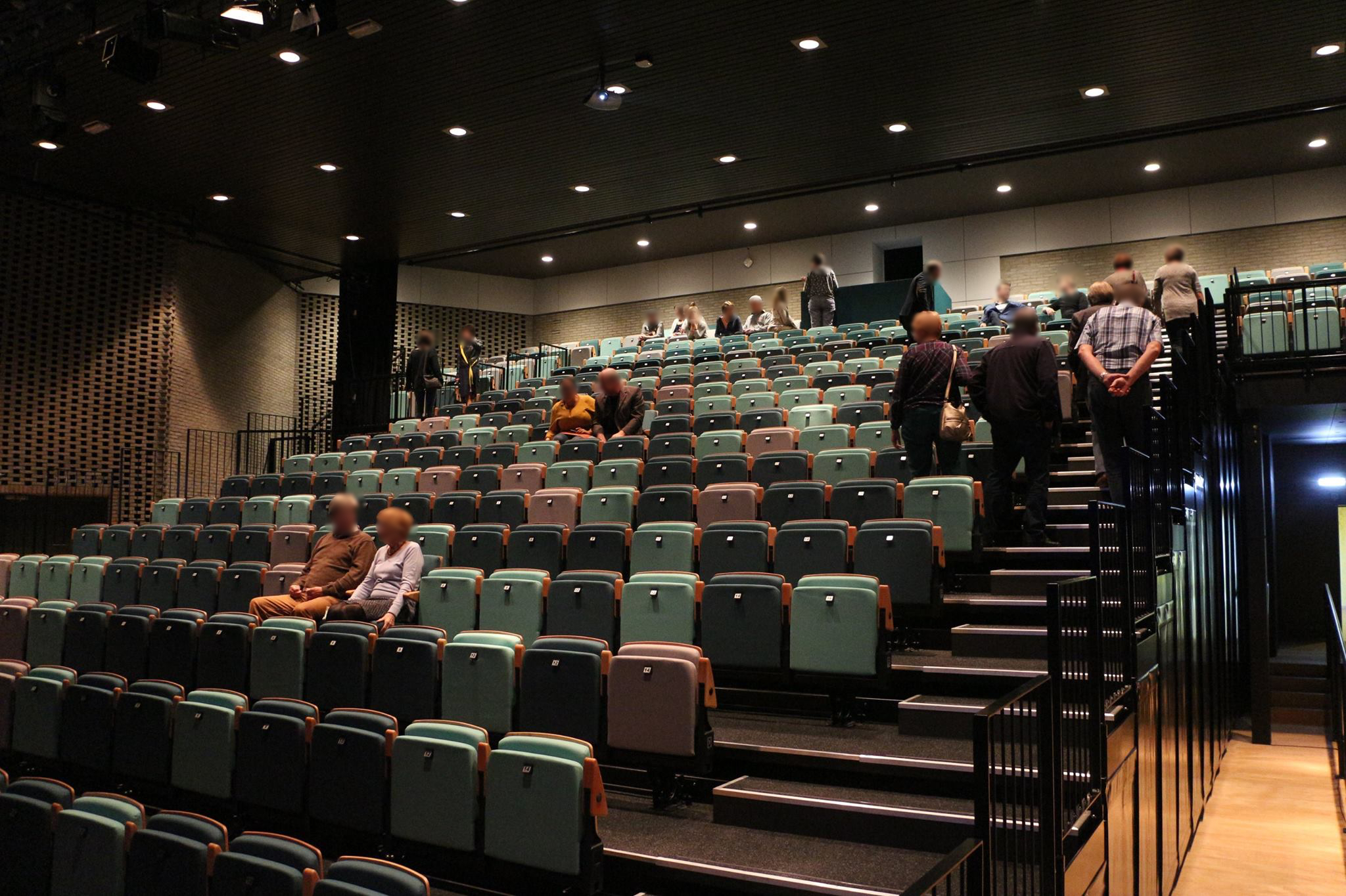 Telescopische tribune | CC De Borre Bierbeek | COS Tribune  Telescopische tribune | CC De Borre Bierbeek | COS Tribune