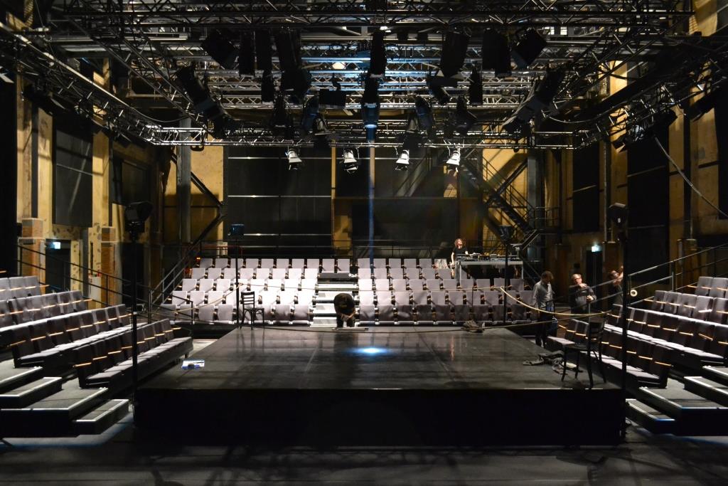 Mobiele telescopische tribune | Energiehuis Dordrecht M3 | COS Tribune  Mobiele telescopische tribune | Energiehuis Dordrecht M3 | COS Tribune