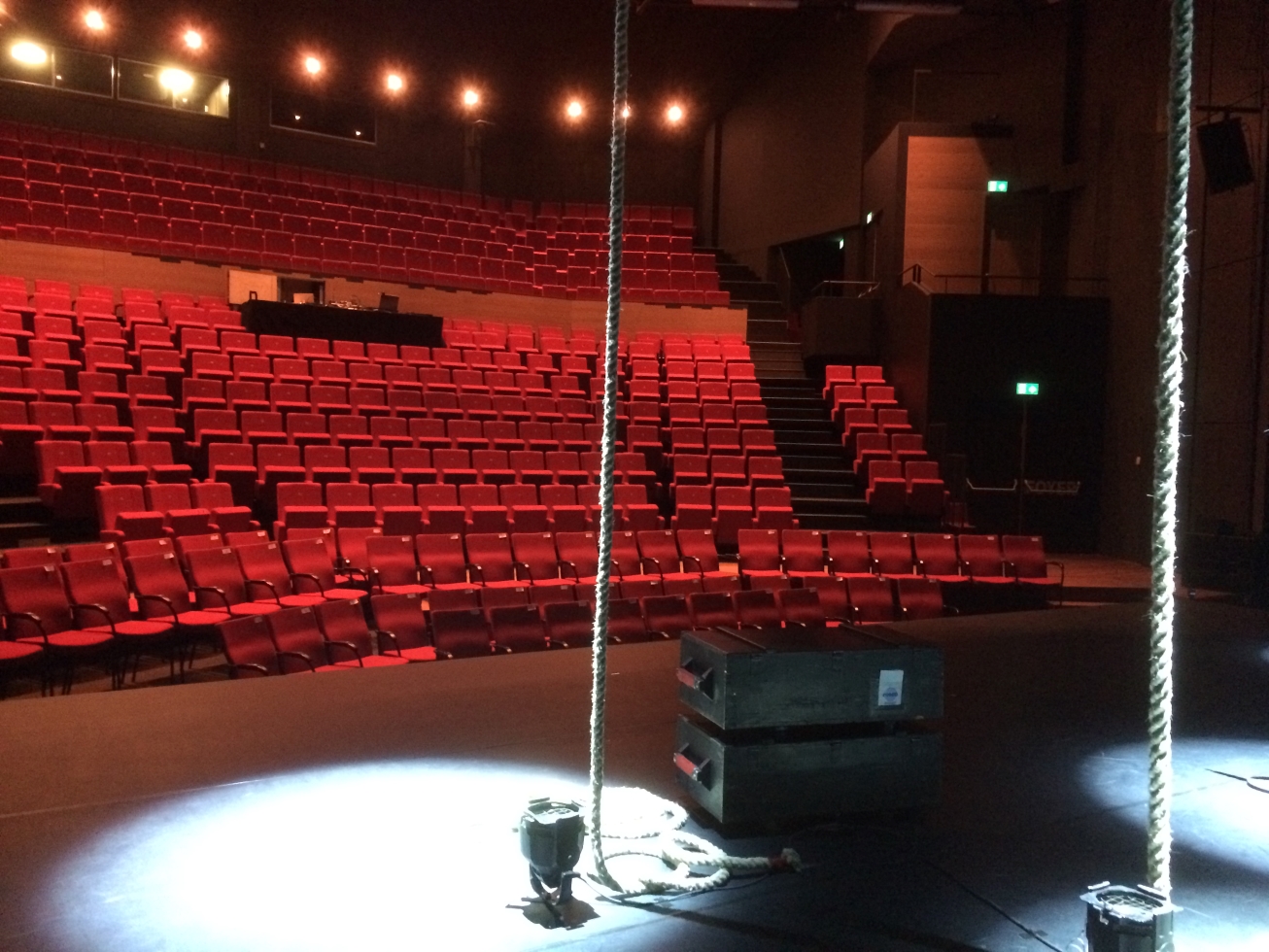 Telescopische tribune | Theater De Bussel Oosterhout| COS Tribune  Telescopische tribune | Theater De Bussel Oosterhout| COS Tribune