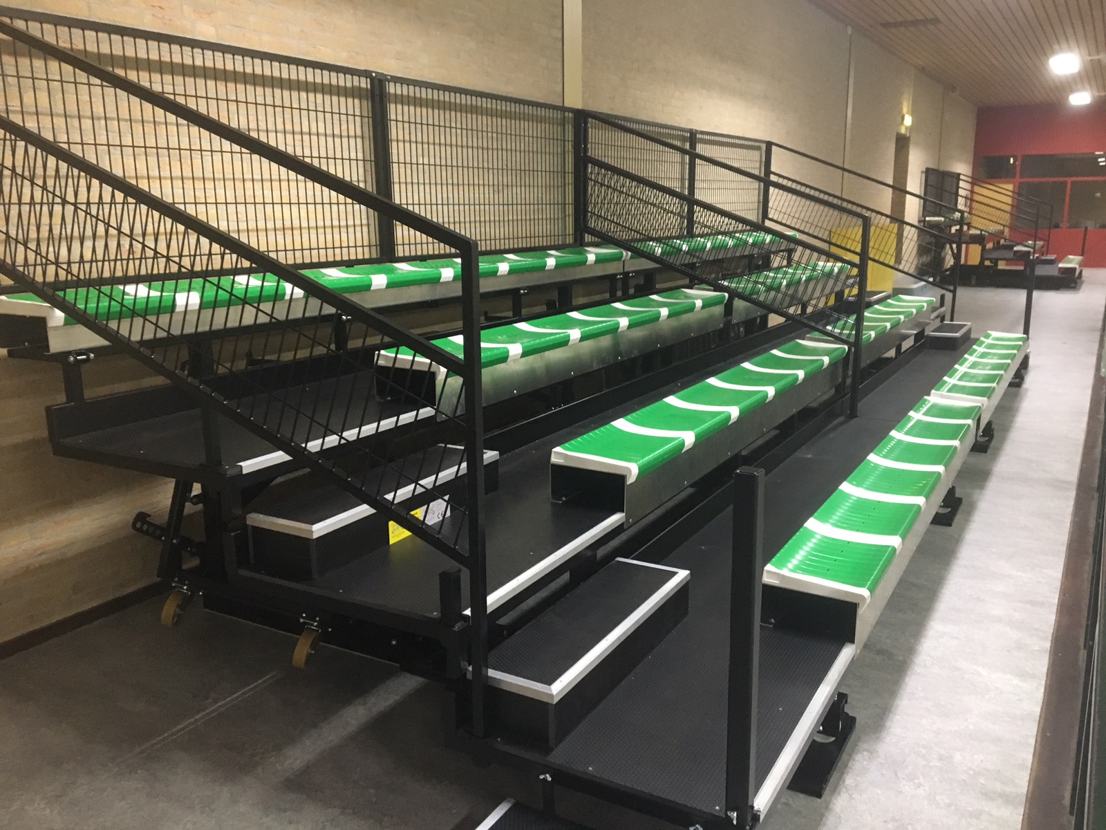 Mobiele tribunes TI26 | Koggenland | COS Tribune  Mobiele tribunes TI26 | Koggenland | COS Tribune