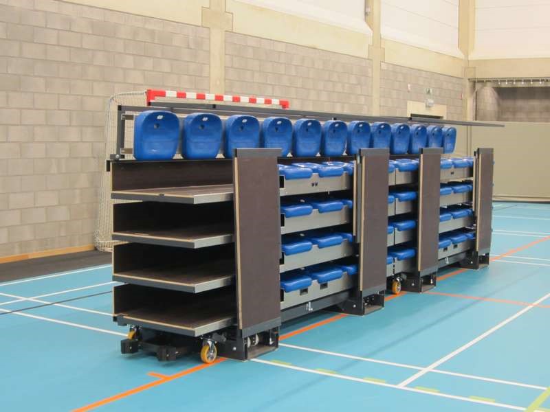 Mobiele tribune | SH De Polder Antwerpen | gesloten positie | rijplaten  Mobiele tribune | SH De Polder Antwerpen | gesloten positie | rijplaten